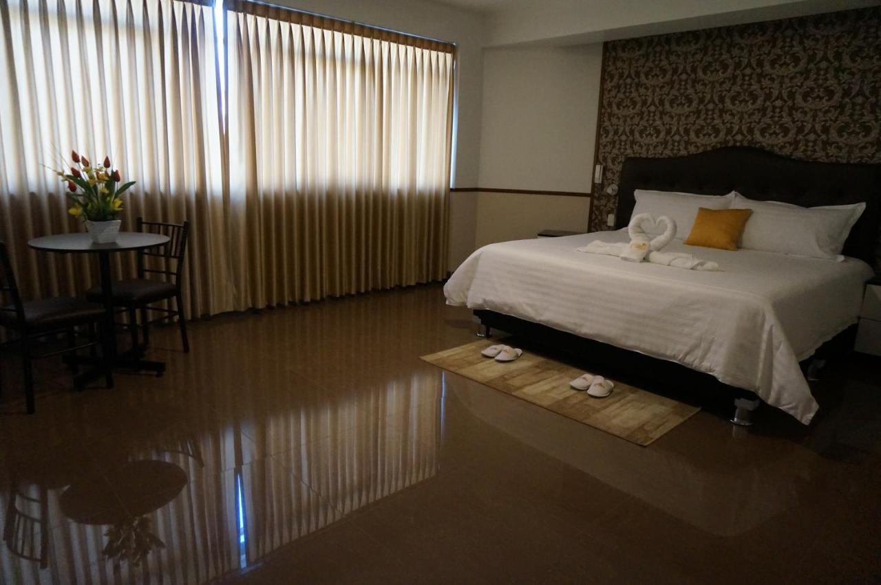 Hotel Costa Riviera Mala Екстериор снимка