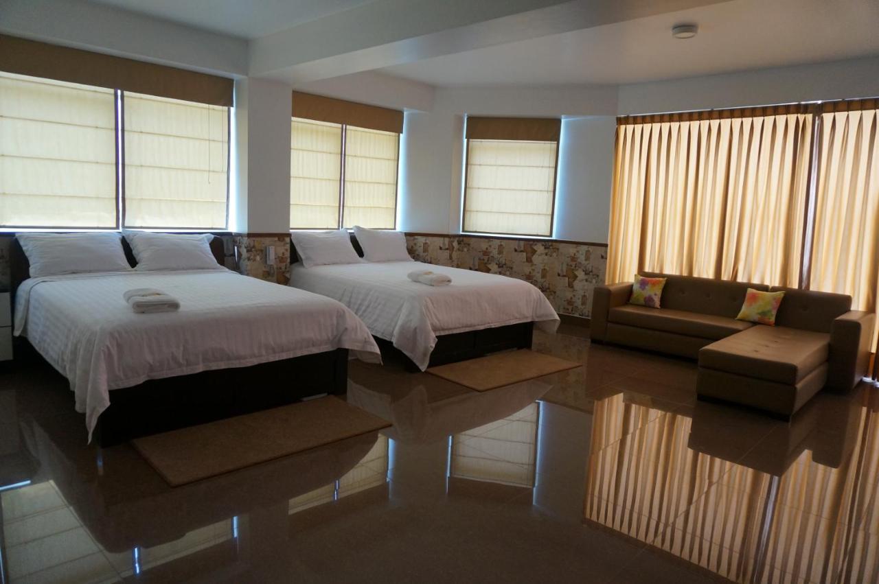 Hotel Costa Riviera Mala Екстериор снимка