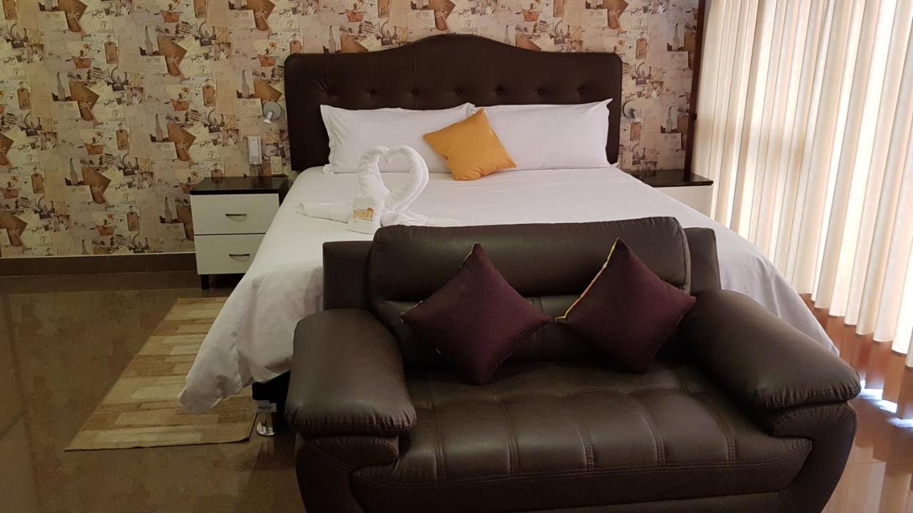 Hotel Costa Riviera Mala Екстериор снимка